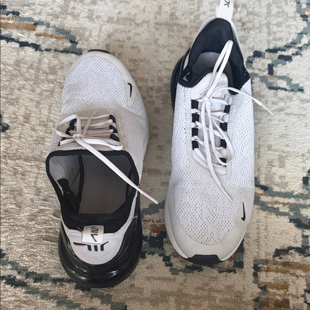 Women’s air max 270s